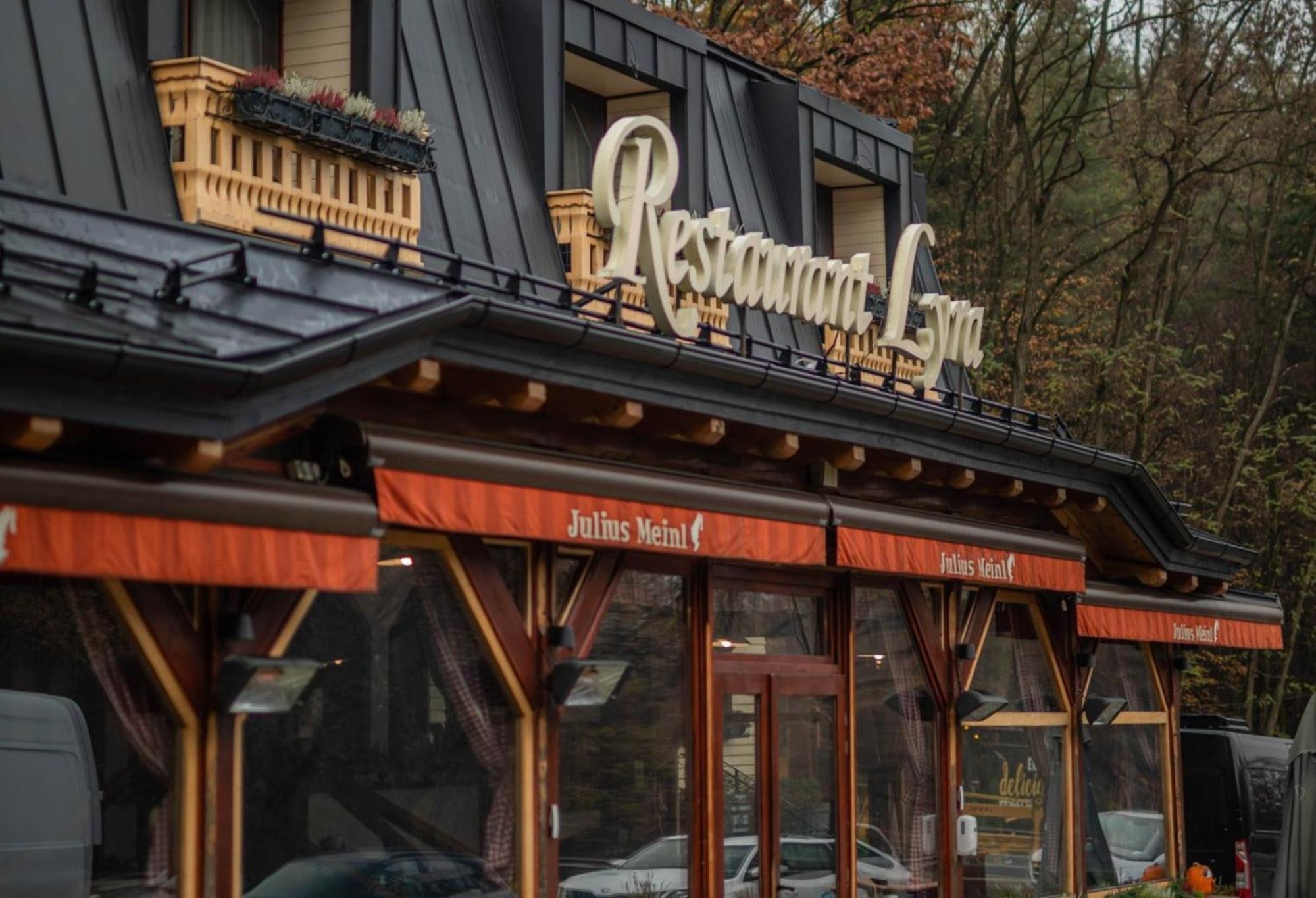 Pensiune Restaurant Lyra Corunca Exterior foto